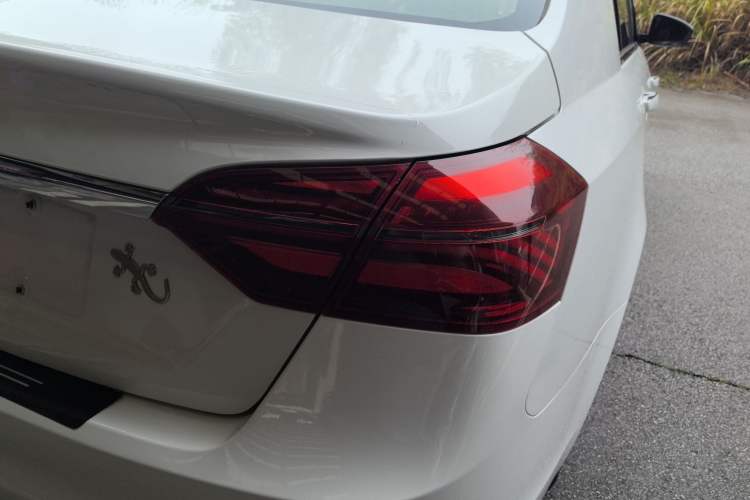 Used Geely Auto Emgrand 2019 Leading Edition 1.5L CVT Upward Asian Games Edition China VI Exterior 3