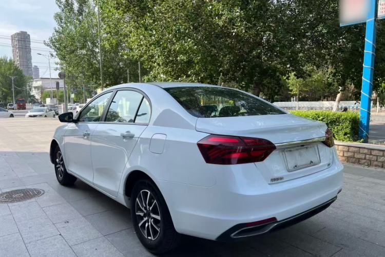 Used Geely Auto Emgrand 2019 Leading Edition 1.5L Manual Luxury Model China VI Standard Exterior 4
