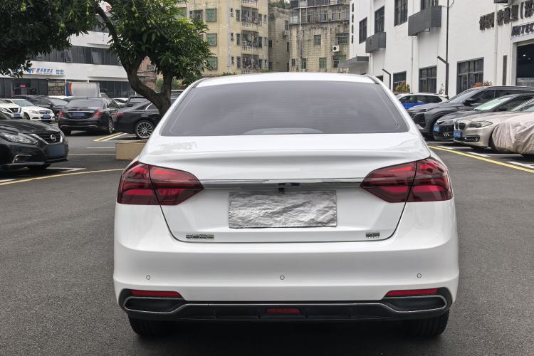 Used Geely Auto Emgrand 2019 Leading Edition 1.5L CVT Luxury Model China VI Standard Exterior 4