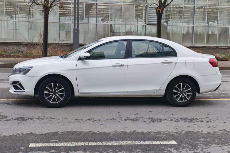 Used Geely Auto Emgrand 2019 Leading Edition 1.5L Manual Luxury Model China VI Standard Exterior 4