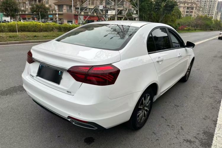 Used Geely Auto Emgrand 2019 Leading Edition 1.5L CVT Luxury Model China VI Standard Exterior 4
