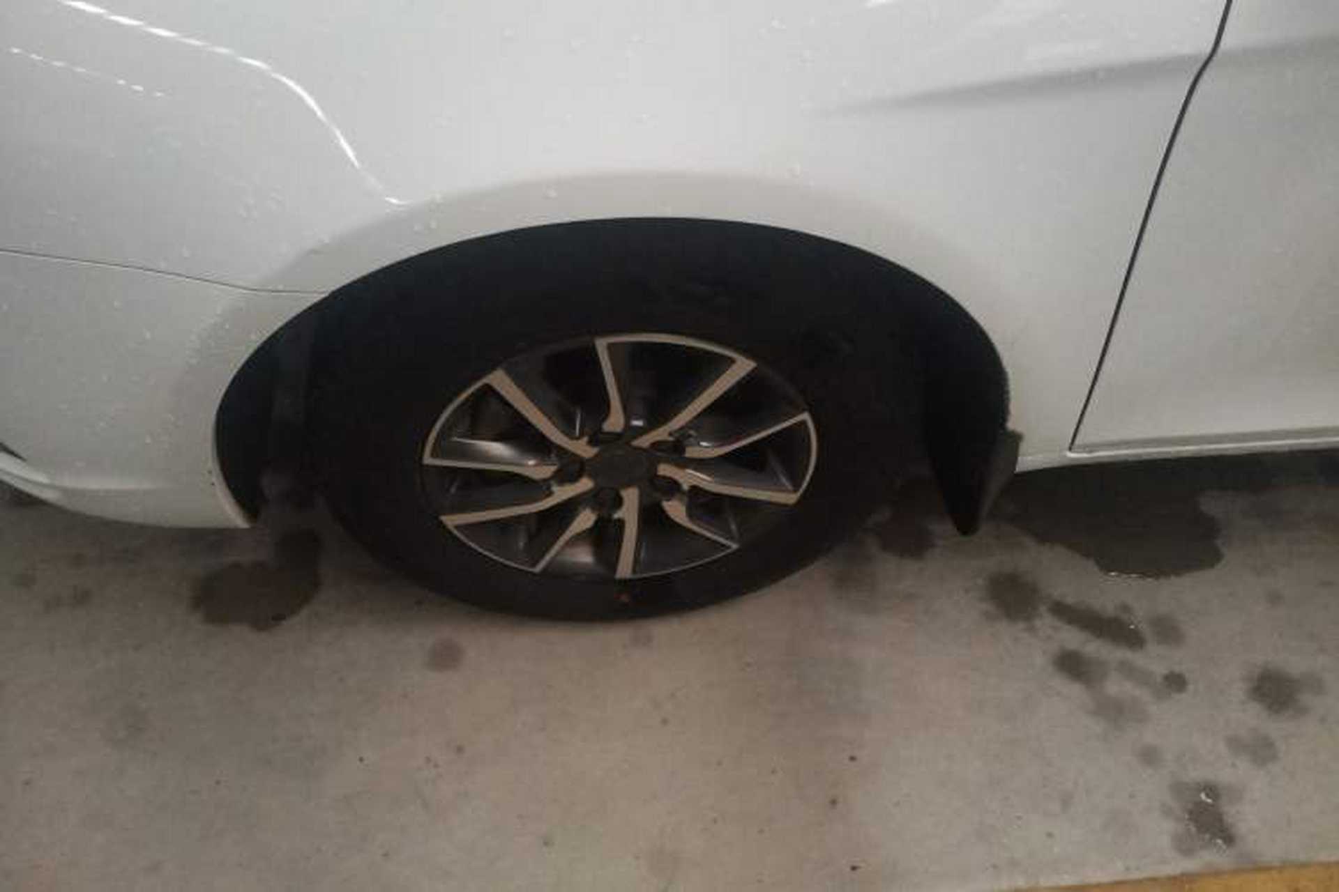 Used Geely Auto Emgrand 2019 Leading Edition 1.5L CVT Luxury Model China VI Standard Exterior 4