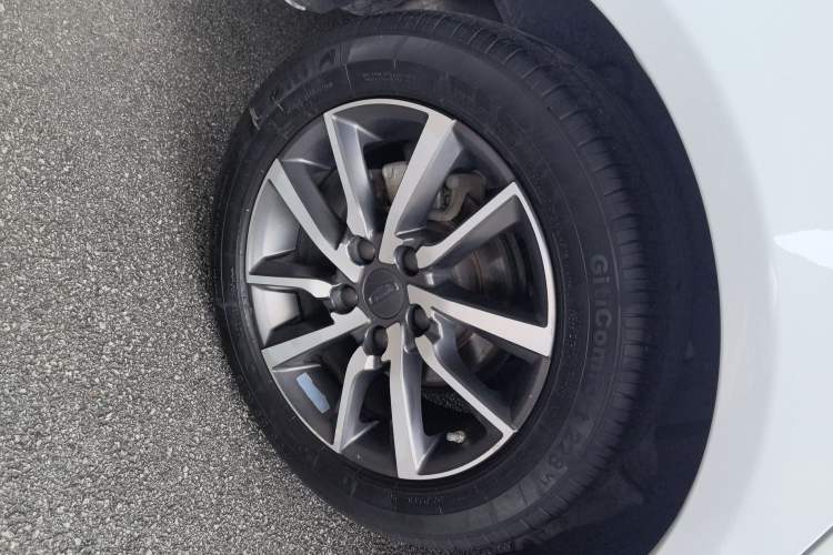 Used Geely Auto Emgrand 2019 Leading Edition 1.5L CVT Upward Asian Games Edition China VI Exterior 5
