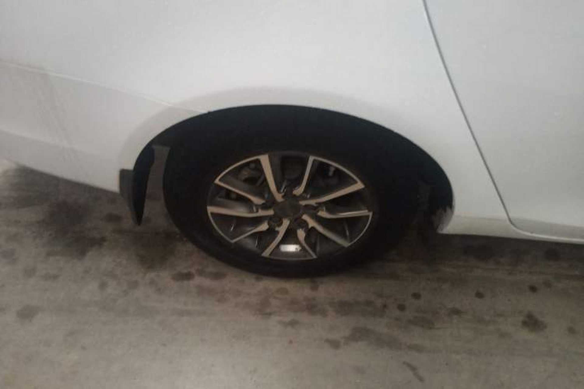 Used Geely Auto Emgrand 2019 Leading Edition 1.5L CVT Luxury Model China VI Standard Exterior 5