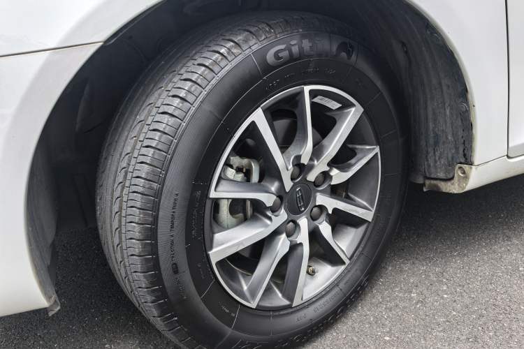 Used Geely Auto Emgrand 2019 Leading Edition 1.5L CVT Luxury Model China VI Standard Exterior 6