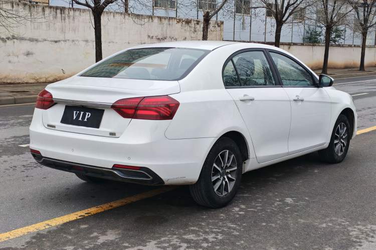 Used Geely Auto Emgrand 2019 Leading Edition 1.5L Manual Luxury Model China VI Standard Exterior 7