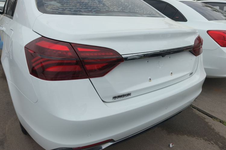 Used Geely Auto Emgrand 2019 Leading Edition 1.5L Manual Upgraded Connectivity Model China VI Standard Exterior 8