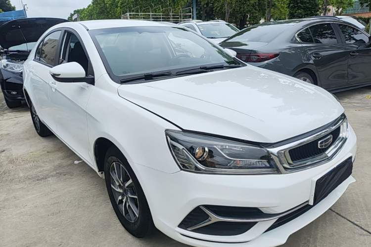 Used Geely Auto Emgrand 2019 Leading Edition 1.5L CVT Luxury Model China VI Standard Front Right 45 Deg
