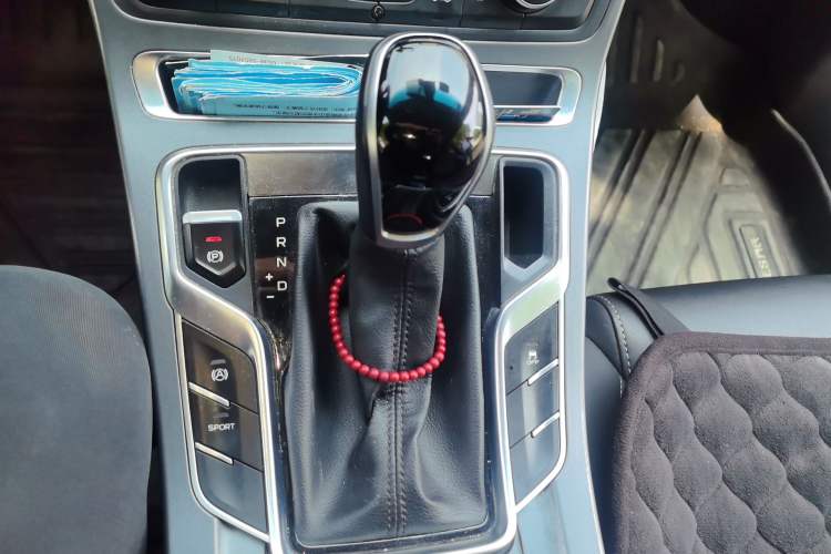 Used Geely Auto Emgrand 2019 Leading Edition 1.5L CVT Upward Asian Games Edition China VI Gear Lever