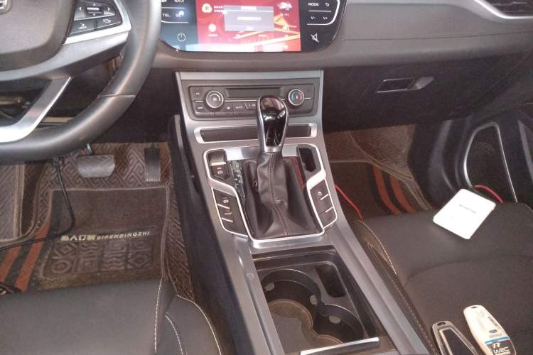 Used Geely Auto Emgrand 2019 Leading Edition 1.5L CVT Upward Asian Games Edition China VI Gear Lever