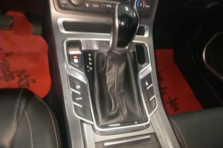 Used Geely Auto Emgrand 2019 Leading Edition 1.5L CVT Upward-Connected Model China VI Standard Gear Lever