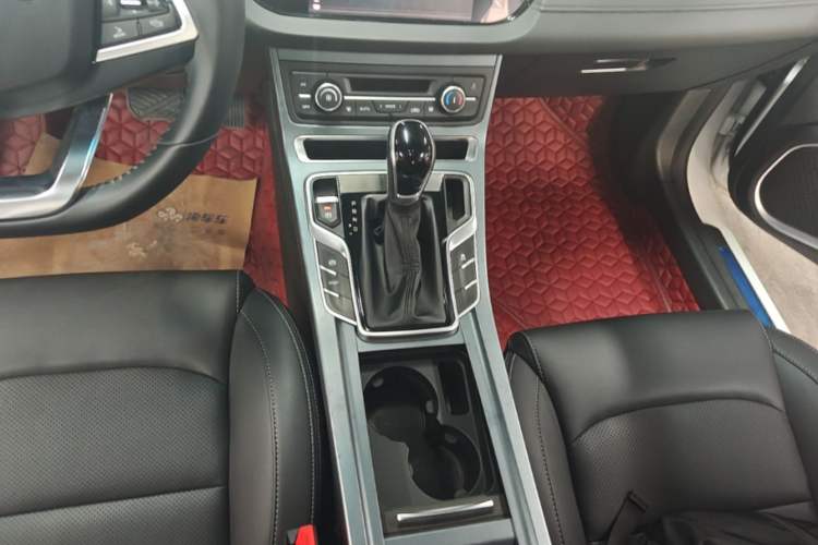 Used Geely Auto Emgrand 2019 Leading Edition 1.5L CVT Upward Asian Games Edition China VI Gear Lever