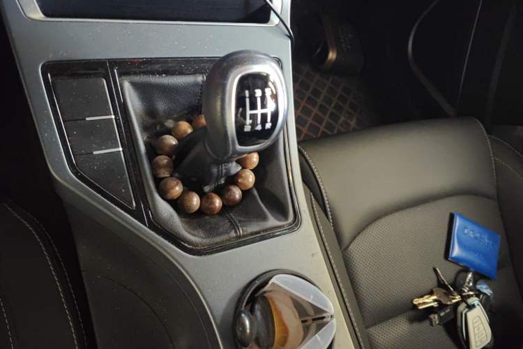 Used Geely Auto Emgrand 2019 Leading Edition 1.5L Manual Upgraded Connectivity Model China VI Standard Gear Lever
