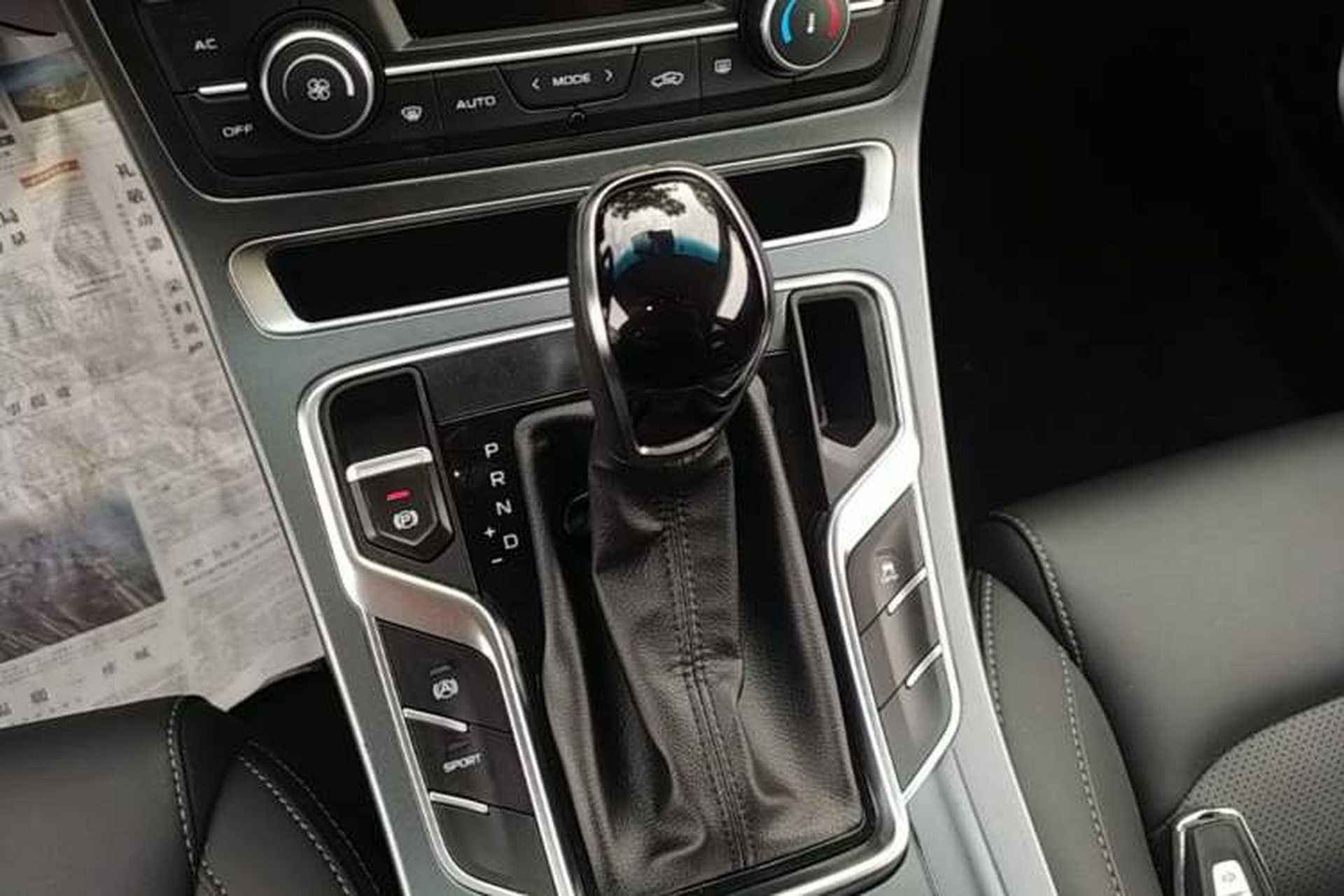 Used Geely Auto Emgrand 2019 Leading Edition 1.5L CVT Upward-Connected Model China VI Standard Gear Lever