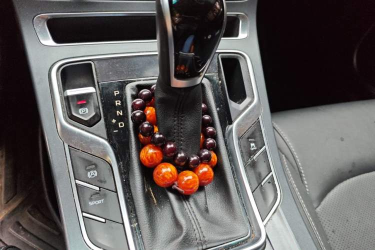 Used Geely Auto Emgrand 2019 Leading Edition 1.5L CVT Luxury Model China V Standard Gear Lever