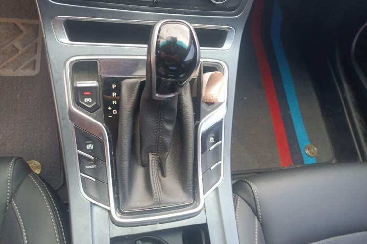 Used Geely Auto Emgrand 2019 Leading Edition 1.5L CVT Luxury Model China VI Standard Gear Lever