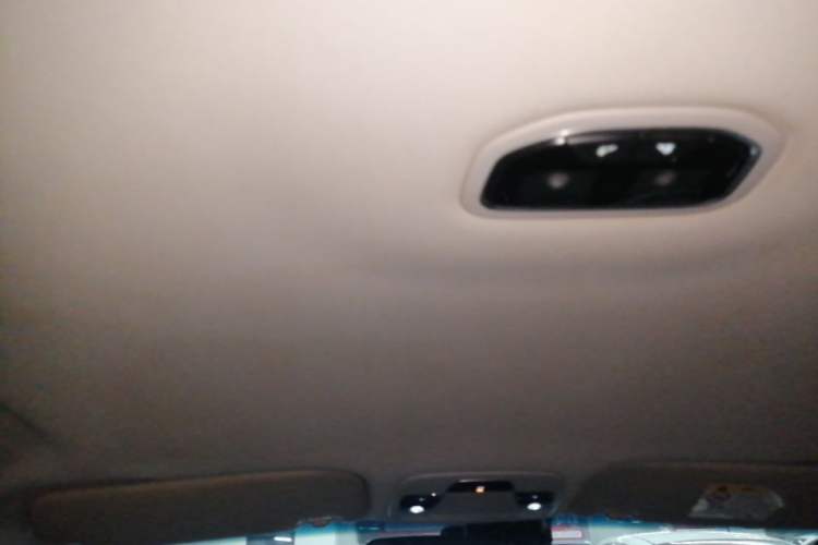 Used Geely Auto Emgrand 2019 Leading Edition 1.5L Manual Luxury Model China VI Standard Headliner