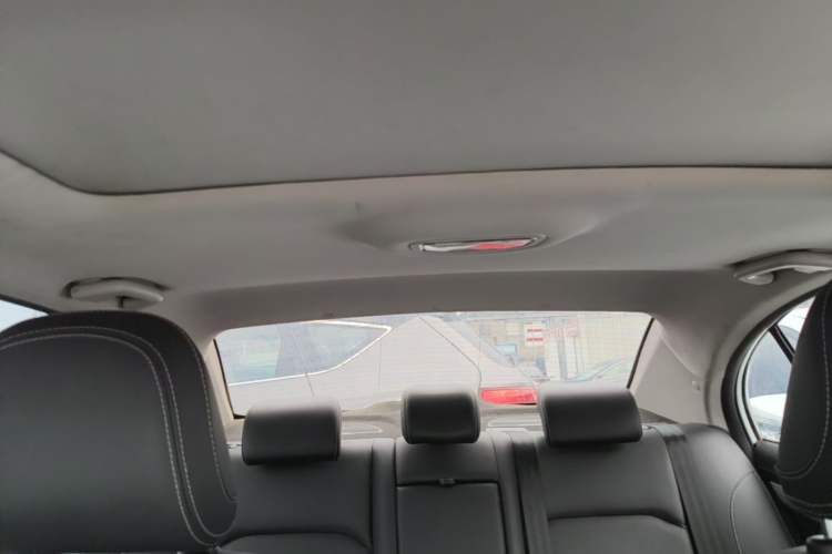 Used Geely Auto Emgrand 2019 Leading Edition 1.5L Manual Upgraded Connectivity Model China VI Standard Headliner