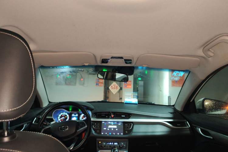 Used Geely Auto Emgrand 2019 Leading Edition 1.5L Manual Luxury Model China VI Standard Headliner