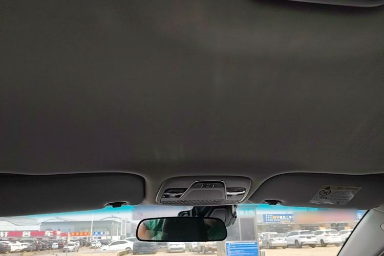 Used Geely Auto Emgrand 2019 Leading Edition 1.5L Manual Luxury Model China VI Standard Headliner
