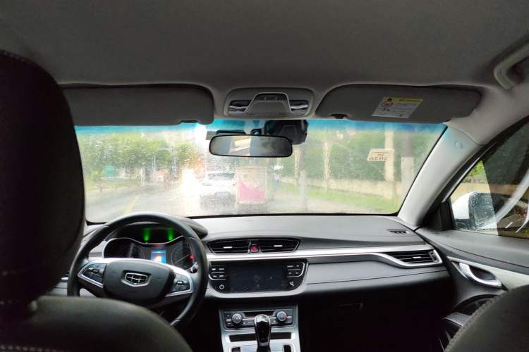 Used Geely Auto Emgrand 2019 Leading Edition 1.5L CVT Luxury Model China VI Standard Headliner