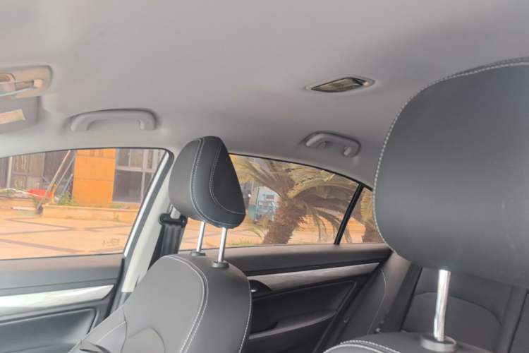 Used Geely Auto Emgrand 2019 Leading Edition 1.5L CVT Luxury Model China VI Standard Headliner