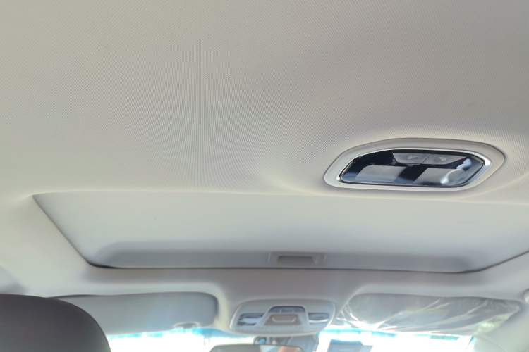 Used Geely Auto Emgrand 2019 Leading Edition 1.5L CVT Upward Asian Games Edition China VI Headliner