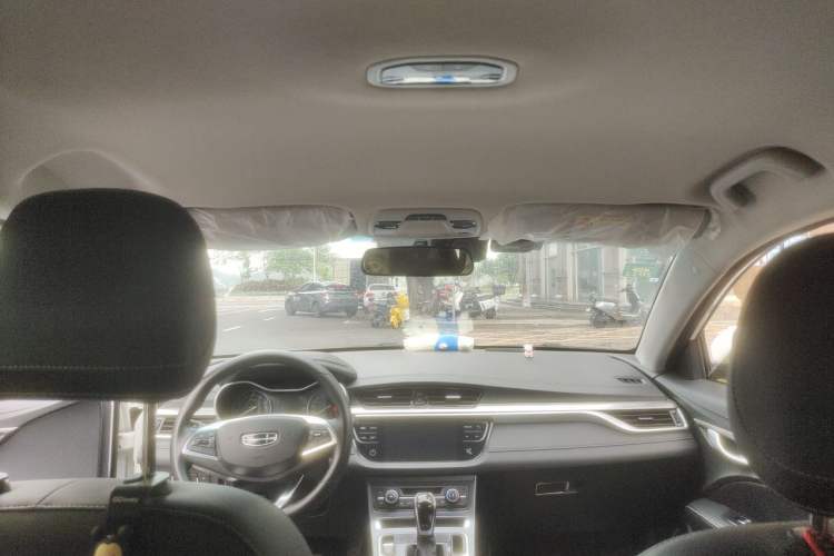 Used Geely Auto Emgrand 2019 Leading Edition 1.5L CVT Luxury Model China VI Standard Headliner