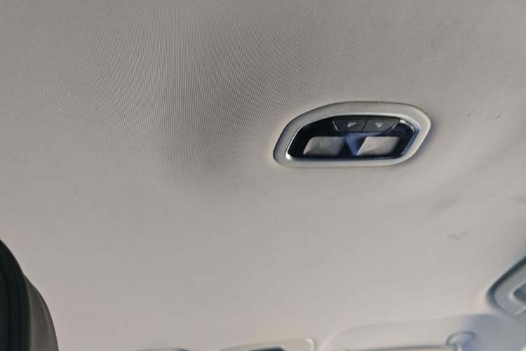 Used Geely Auto Emgrand 2019 Leading Edition 1.5L CVT Luxury Model China VI Standard Headliner