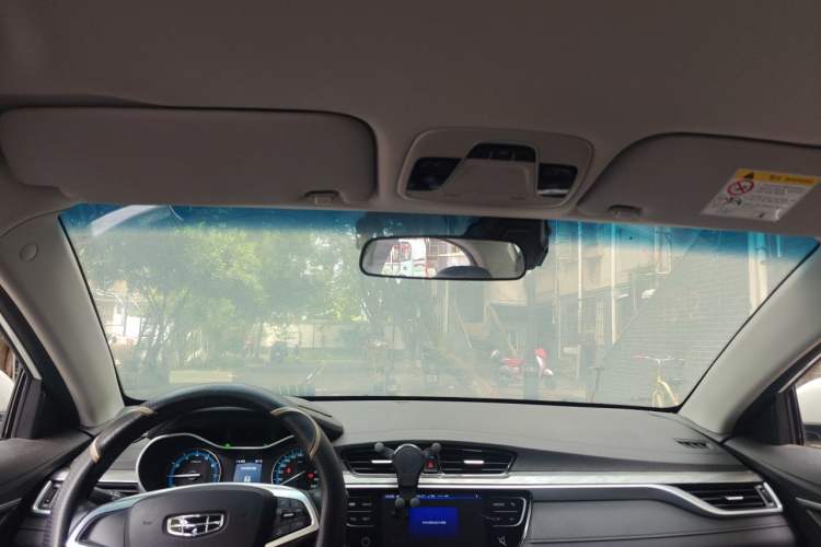 Used Geely Auto Emgrand 2019 Leading Edition 1.5L Manual Luxury Model China VI Standard Headliner