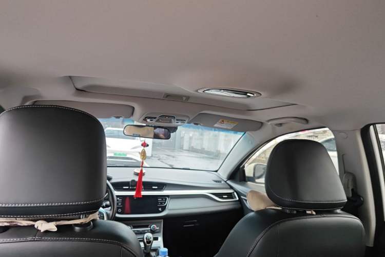Used Geely Auto Emgrand 2019 Leading Edition 1.5L Manual Upgraded Connectivity Model China VI Standard Headliner