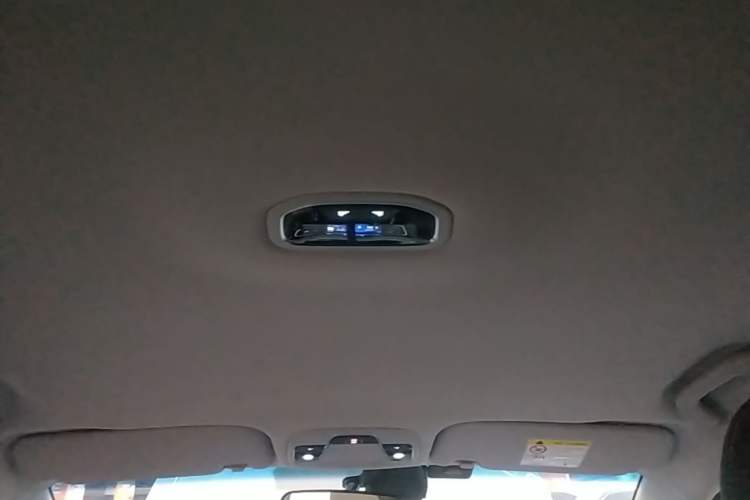 Used Geely Auto Emgrand 2019 Leading Edition 1.5L CVT Luxury Model China VI Standard Headliner