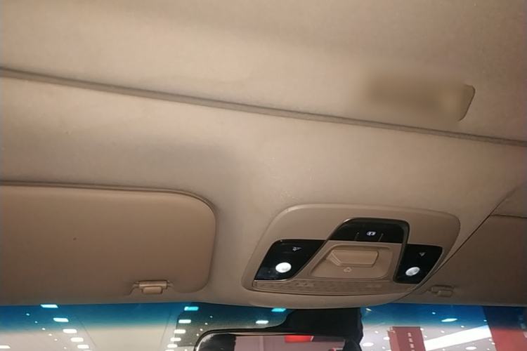 Used Geely Auto Emgrand 2019 Leading Edition 1.5L CVT Upward-Connected Model China VI Standard Headliner