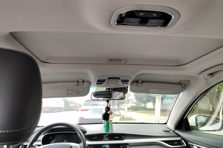 Used Geely Auto Emgrand 2019 Leading Edition 1.5L CVT Upward-Connected Model China VI Standard Headliner
