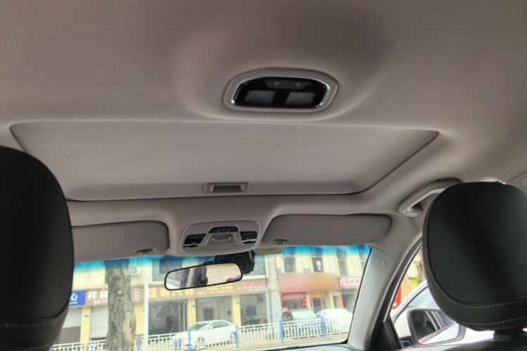 Used Geely Auto Emgrand 2019 Leading Edition 1.5L CVT Upward-Connected Model China VI Standard Headliner