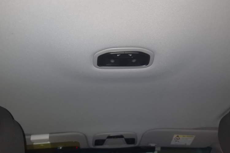 Used Geely Auto Emgrand 2019 Leading Edition 1.5L CVT Luxury Model China VI Standard Headliner