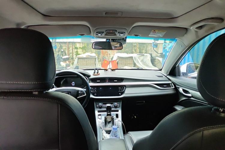 Used Geely Auto Emgrand 2019 Leading Edition 1.5L CVT Upward-Connected Model China VI Standard Headliner