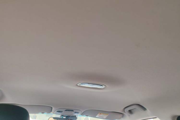Used Geely Auto Emgrand 2019 Leading Edition 1.5L CVT Luxury Model China VI Standard Headliner