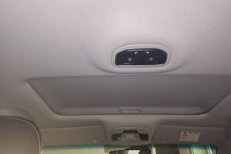 Used Geely Auto Emgrand 2019 Leading Edition 1.5L CVT Upward Asian Games Edition China VI Headliner