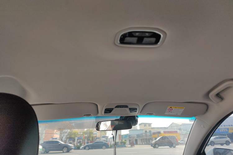 Used Geely Auto Emgrand 2019 Leading Edition 1.5L CVT Luxury Model China VI Standard Headliner
