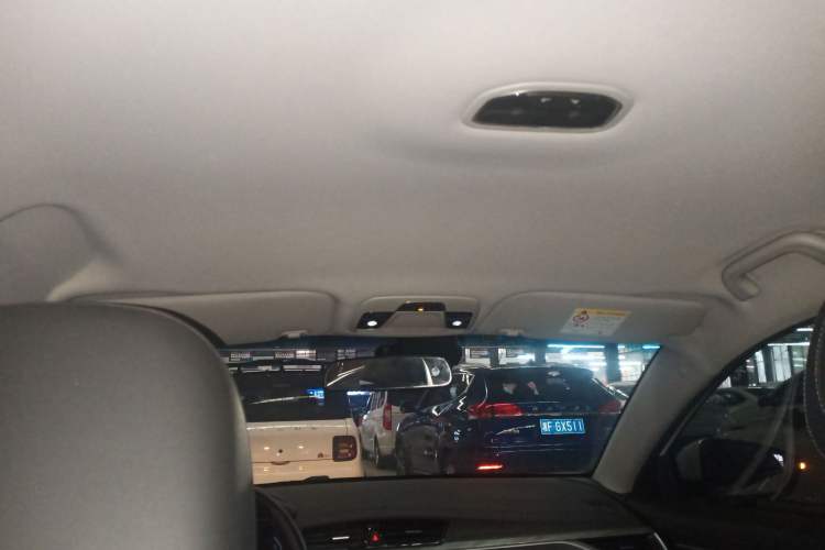 Used Geely Auto Emgrand 2019 Leading Edition 1.5L CVT Luxury Model China VI Standard Headliner