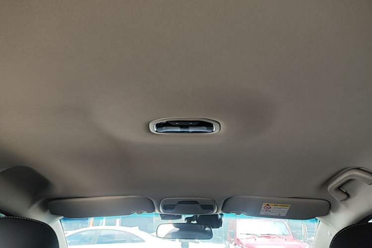 Used Geely Auto Emgrand 2019 Leading Edition 1.5L CVT Luxury Model China VI Standard Headliner