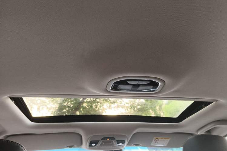 Used Geely Auto Emgrand 2019 Leading Edition 1.5L CVT Upward Asian Games Edition China VI Headliner