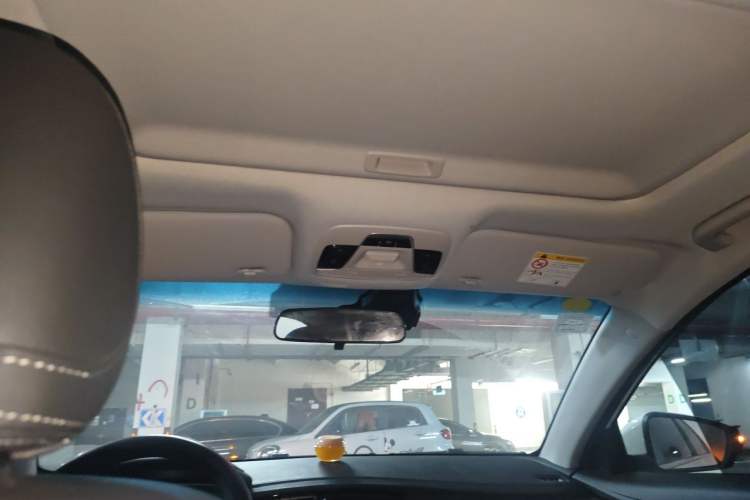 Used Geely Auto Emgrand 2019 Leading Edition 1.5L Manual Upgraded Connectivity Model China VI Standard Headliner
