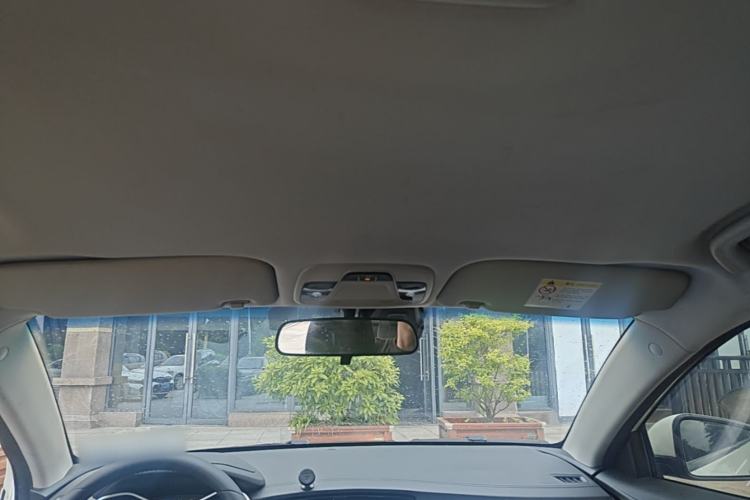 Used Geely Auto Emgrand 2019 Leading Edition 1.5L Manual Luxury Model China V Standard Headliner