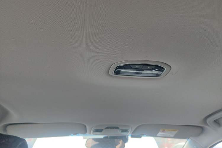 Used Geely Auto Emgrand 2019 Leading Edition 1.5L CVT Luxury Model China VI Standard Headliner