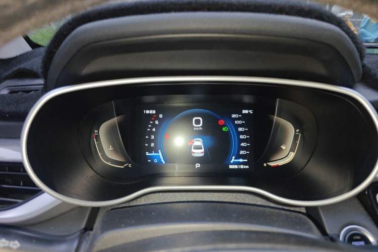 Used Geely Auto Emgrand 2019 Leading Edition 1.5L CVT Upward-Connected Model China VI Standard Instrument Cluster