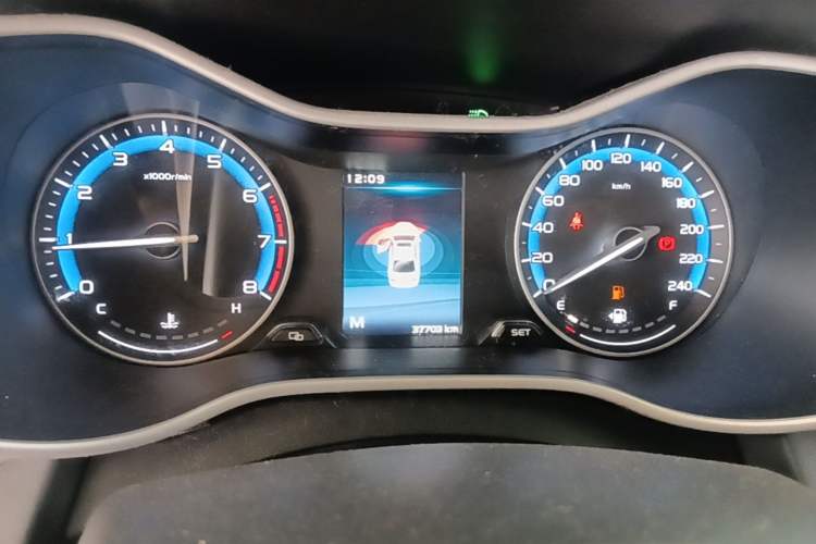 Used Geely Auto Emgrand 2019 Leading Edition 1.5L Manual Fashion Model China VI Standard Instrument Cluster