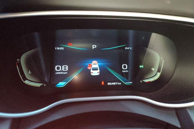 Used Geely Auto Emgrand 2019 Leading Edition 1.5L CVT Upward-Connected Model China VI Standard Instrument Cluster