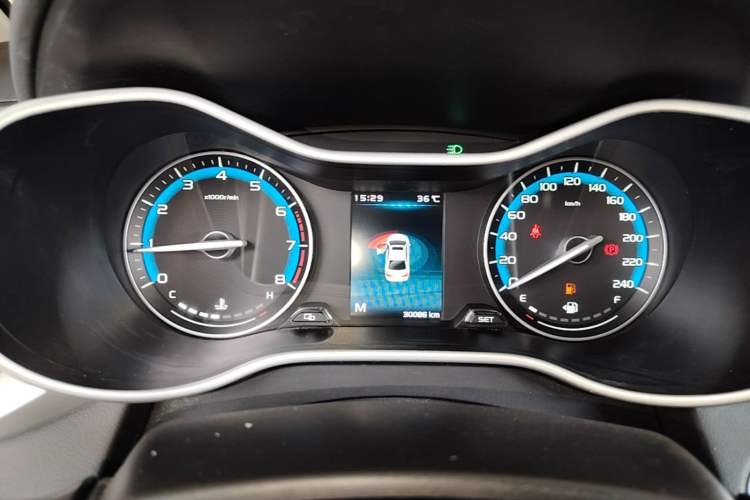 Used Geely Auto Emgrand 2019 Leading Edition 1.5L Manual Luxury Model China VI Standard Instrument Cluster